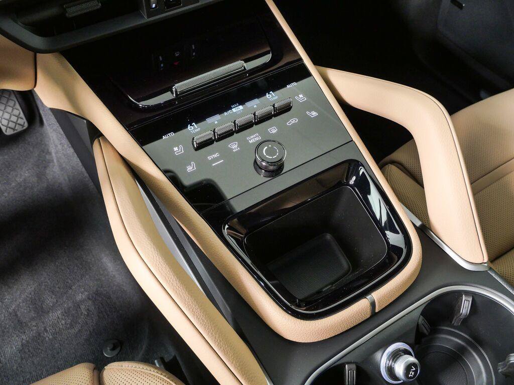 New 2026 Porsche Cayenne Coupe AWD/4WD image 19