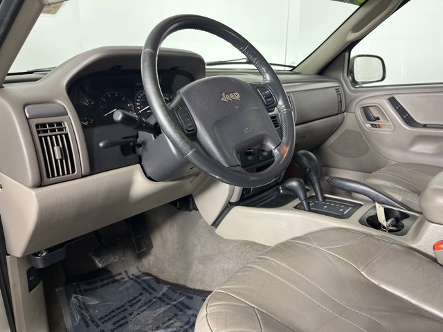 Used 2004 Jeep Grand Cherokee Laredo w/ Tan Your Hide Group image 2