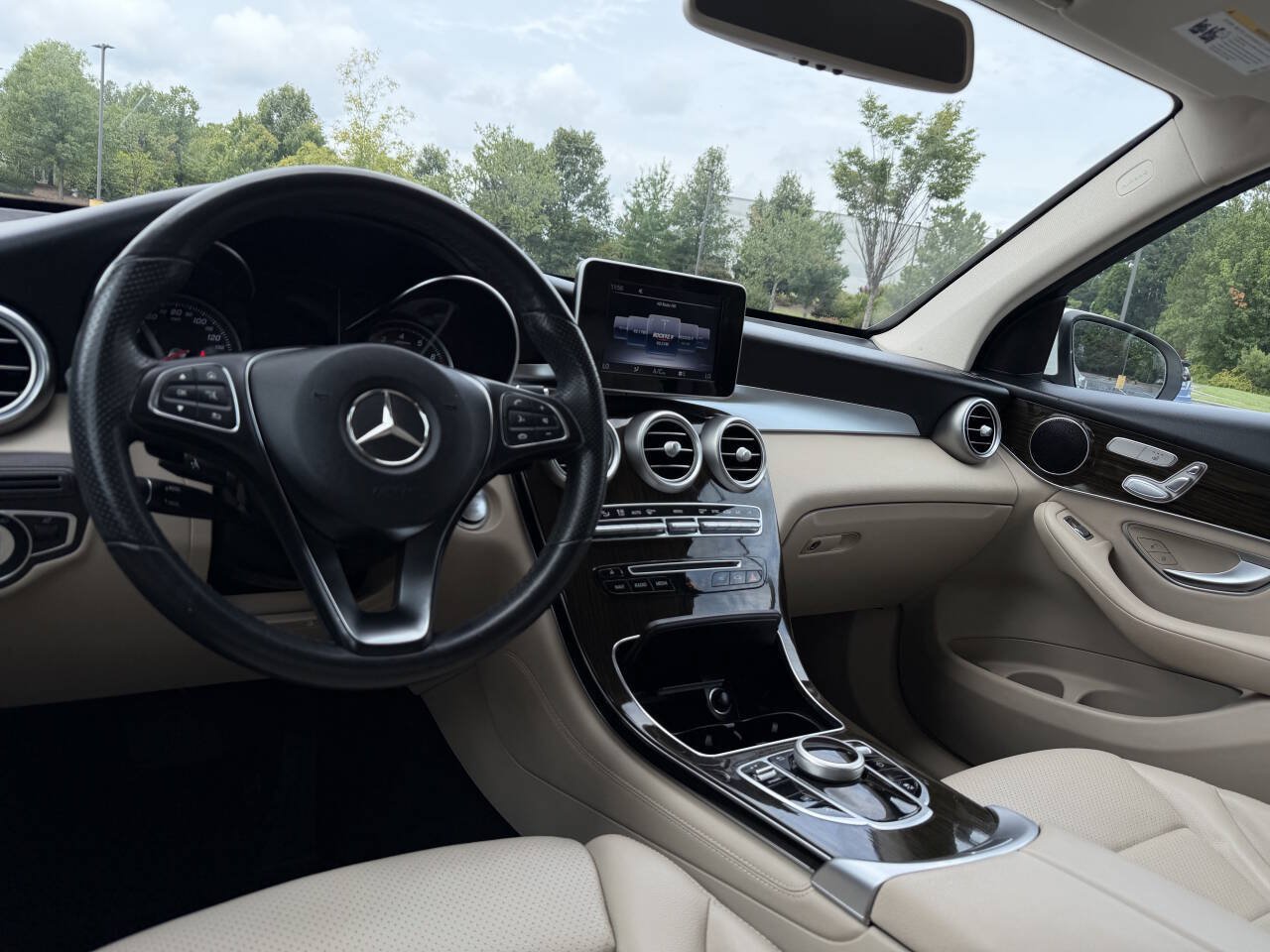 Used 2019 Mercedes-Benz GLC 300 image 24