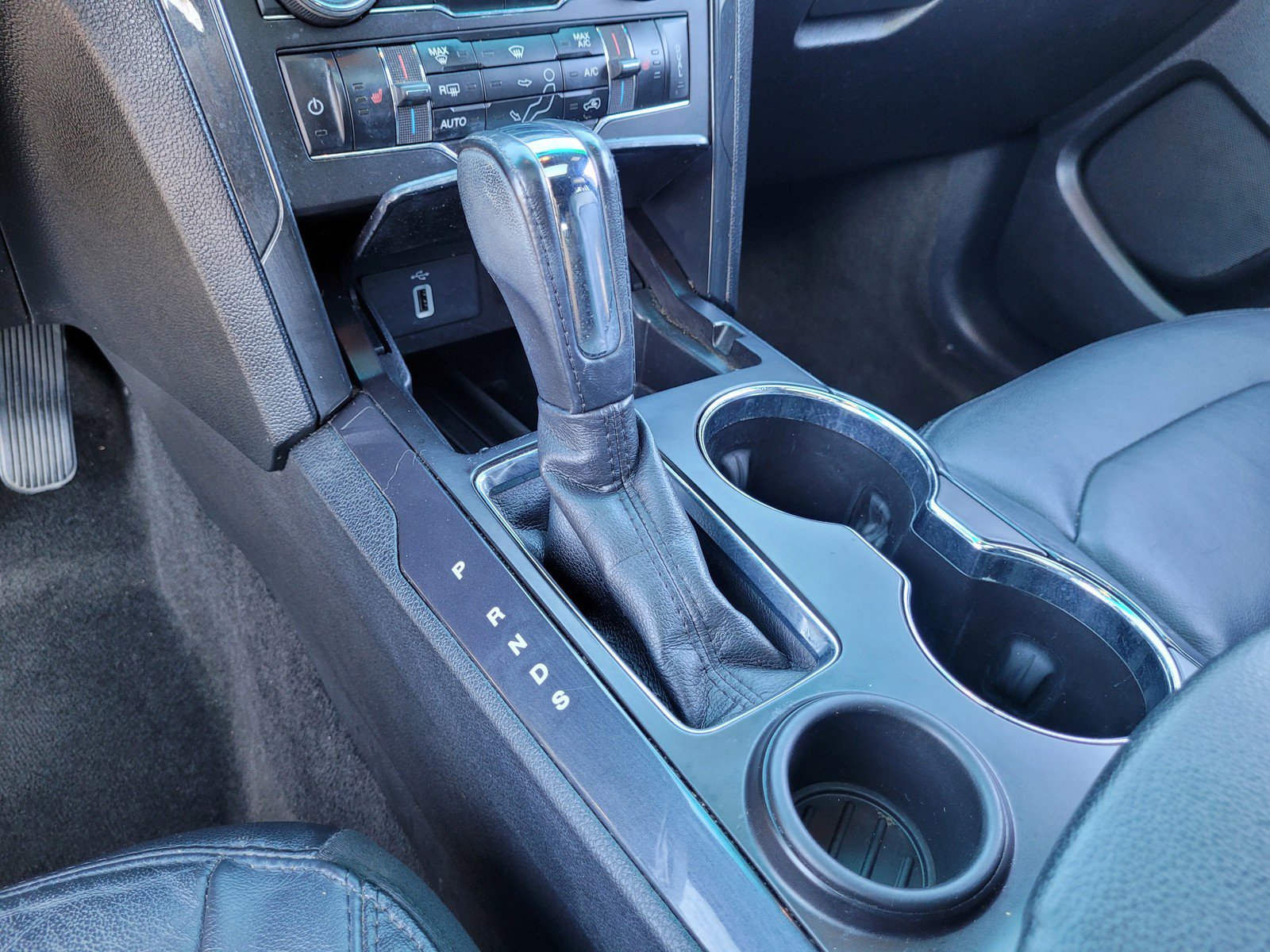 Used 2017 Ford Explorer XLT w/ Equipment Group 202A image 20