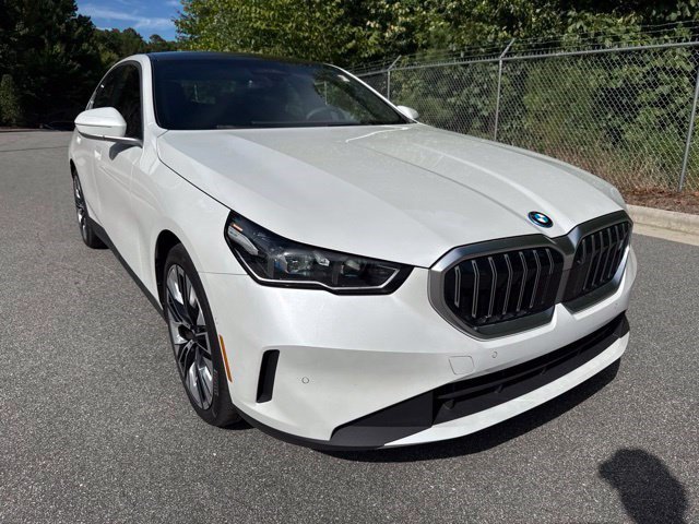 Used 2024 BMW i5 eDrive40i w/ M Sport Package RWD image 11