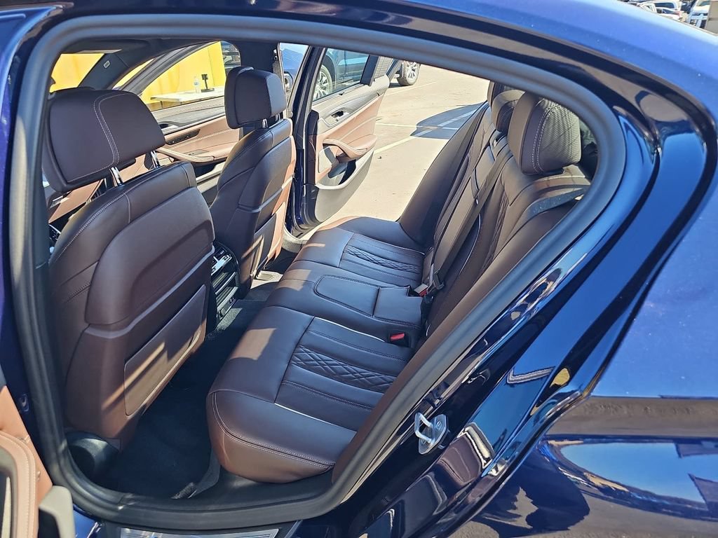 Used 2023 BMW M550i xDrive w/ Executive Package AWD/4WD image 14