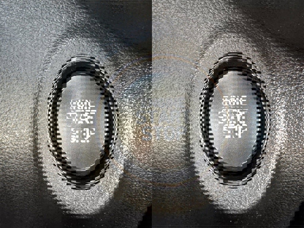 Used 2025 Hyundai Venue SEL image 21