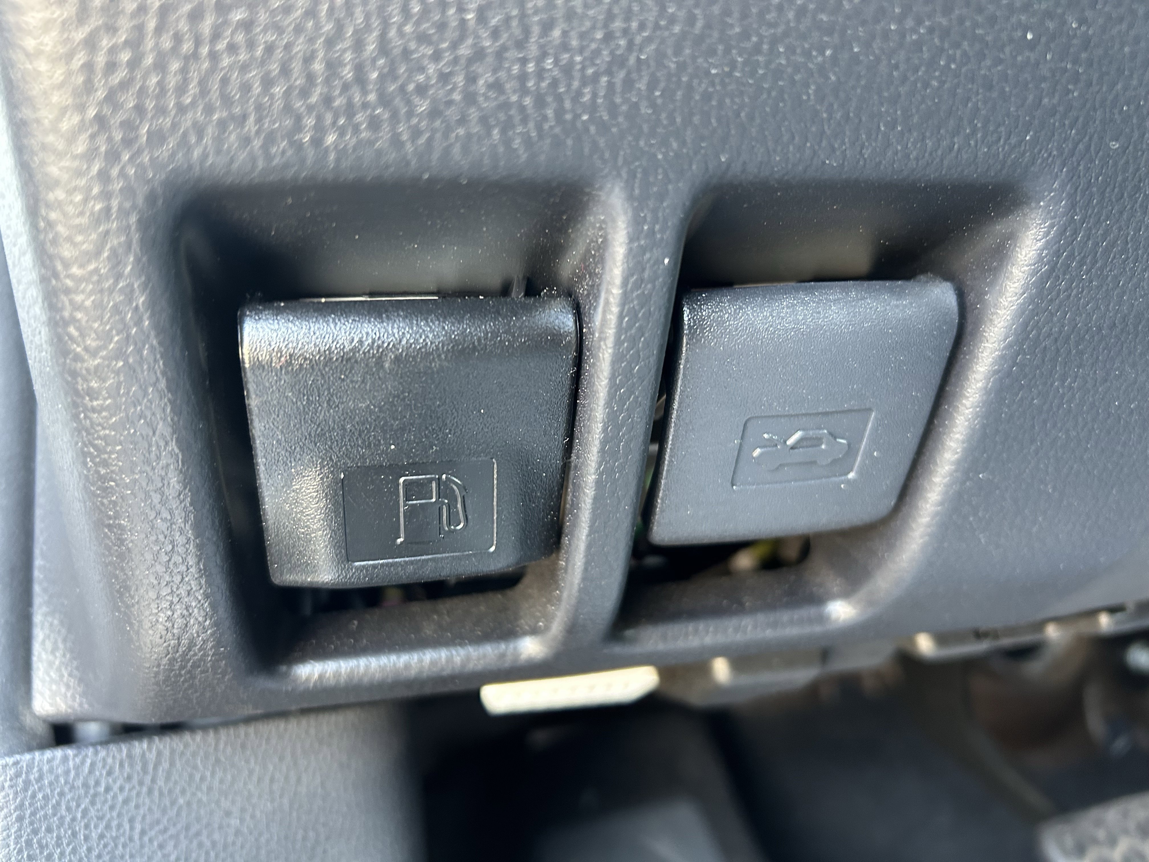Certified 2025 Toyota RAV4 XLE AWD/4WD image 16