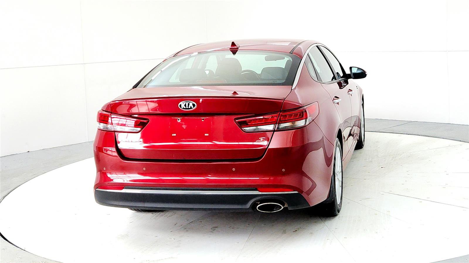 Used 2018 Kia Optima S image 5