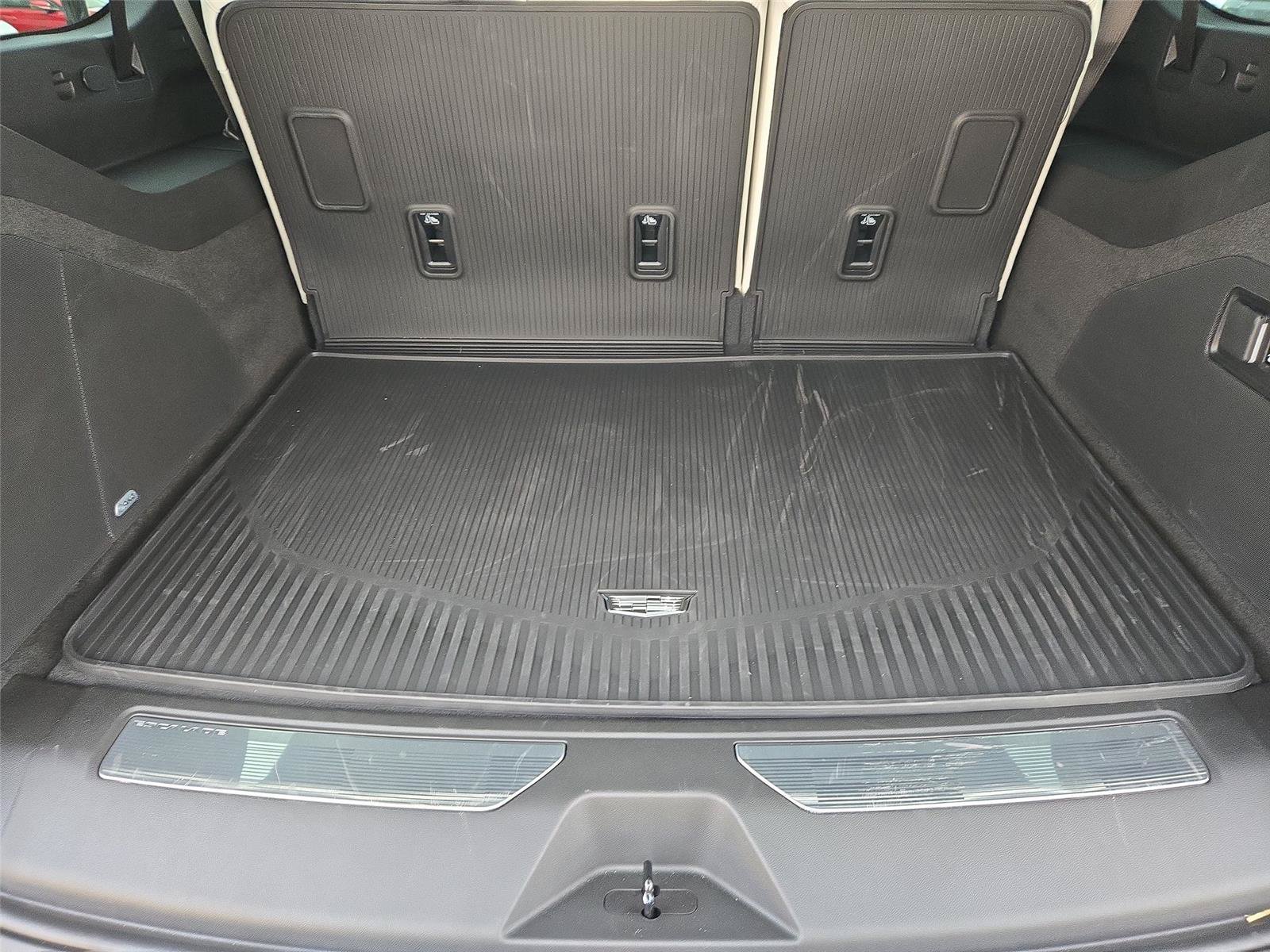 New 2026 Cadillac Escalade ESV Platinum Sport w/ LPO, Floor Liner Package AWD/4WD image 31