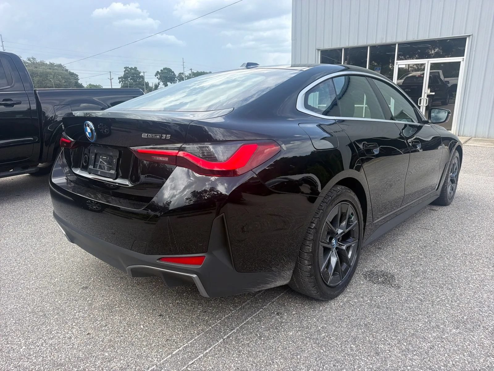 Used 2023 BMW i4 eDrive35 RWD image 7