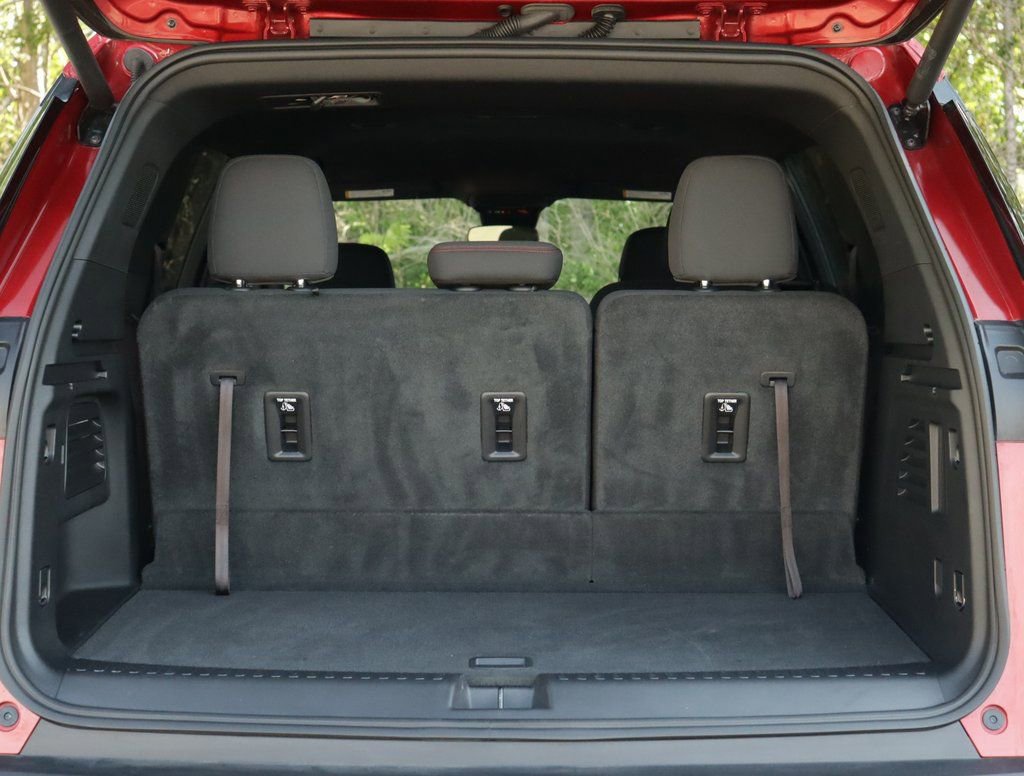 Used 2024 Chevrolet Traverse Z71 image 30