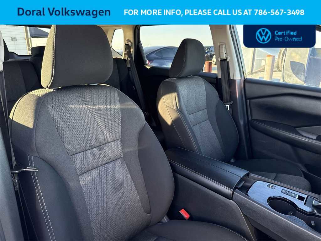 Used 2024 Nissan Rogue SV image 26