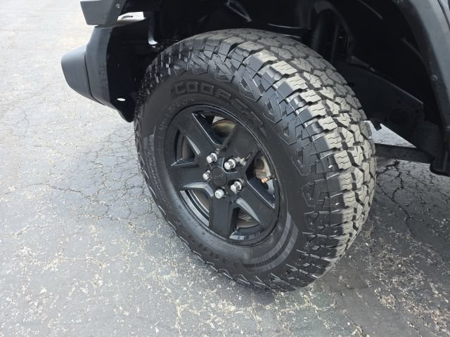 Used 2021 Jeep Gladiator Sport AWD/4WD image 49