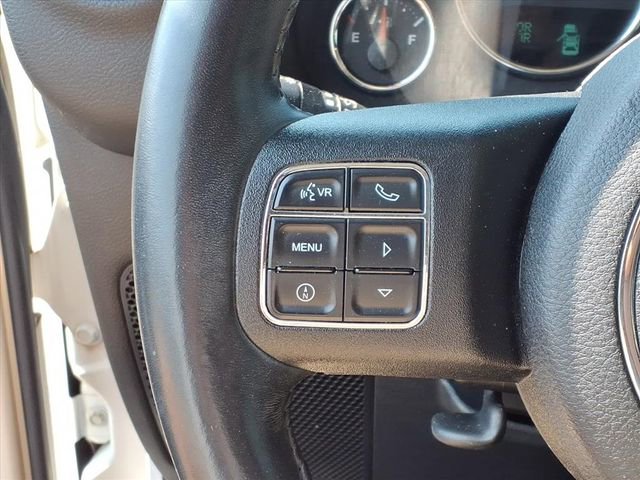 Used 2015 Jeep Wrangler Unlimited Sahara w/ Connectivity Group image 29