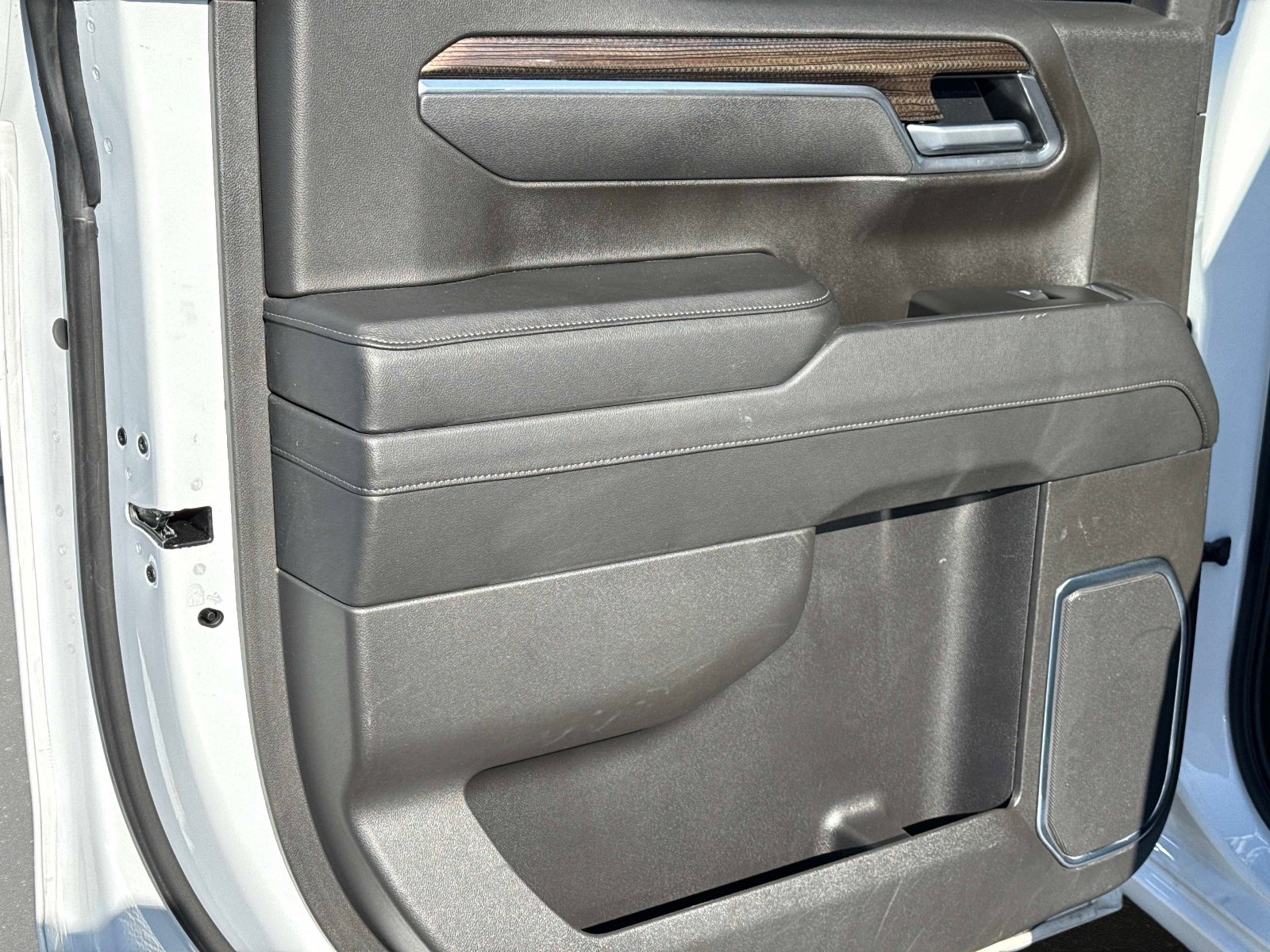 Used 2025 Chevrolet Silverado 1500 LT image 14