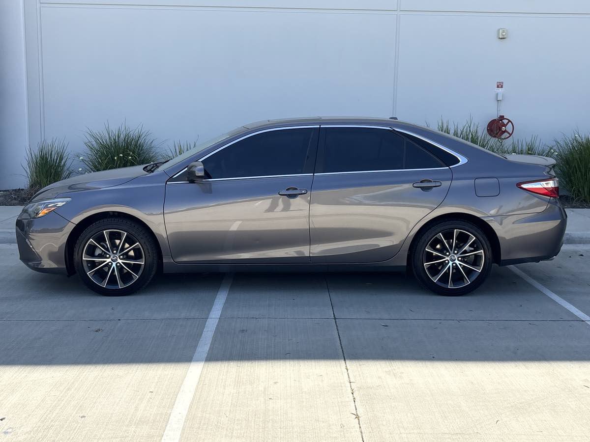 Used 2015 Toyota Camry XSE FWD image 5