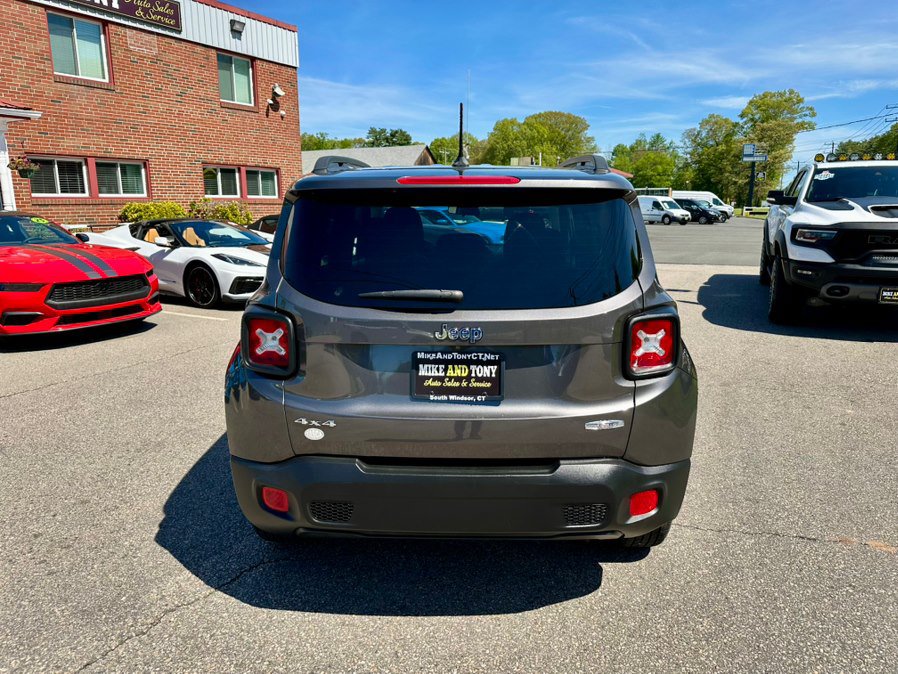 Used 2017 Jeep Renegade Latitude AWD/4WD image 7
