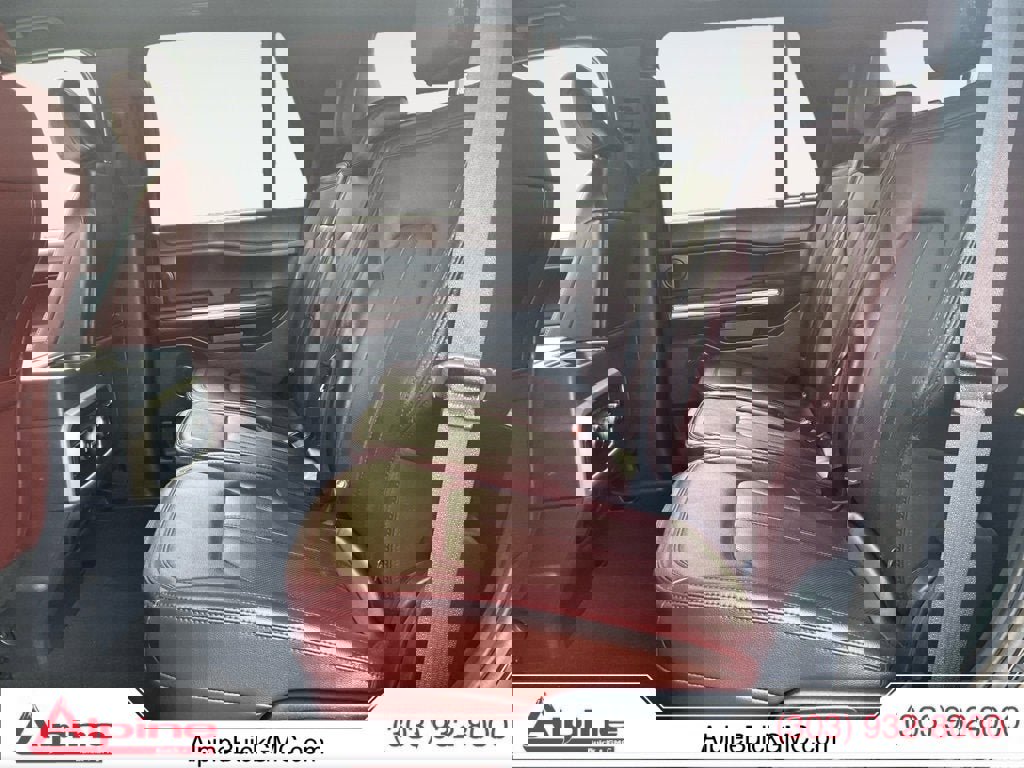 Used 2024 Ford Expedition Limited image 13