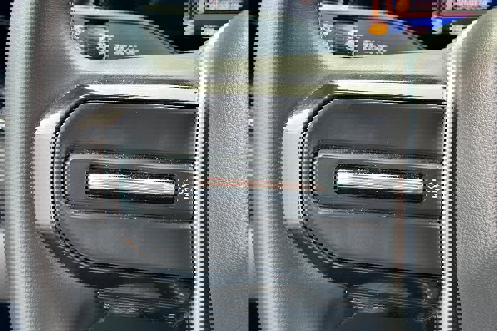 Used 2023 Chevrolet Colorado LT image 31