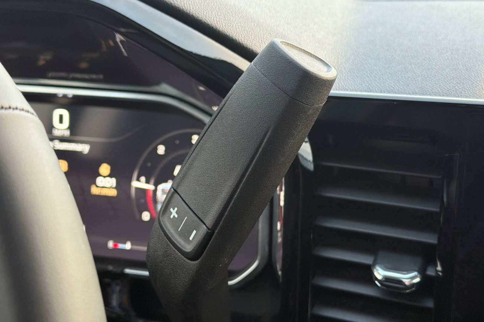 New 2026 GMC Sierra 3500 SLT w/ SLT Premium Package image 18