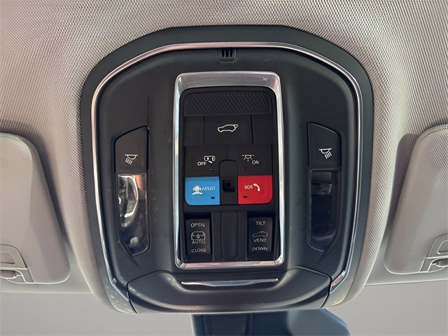 Used 2023 Jeep Grand Cherokee Laredo w/ Luxury Tech Group I image 13