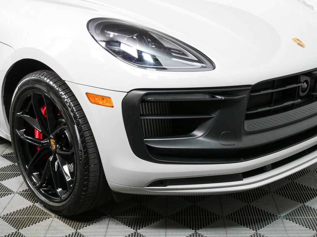 Certified 2025 Porsche Macan GTS image 36