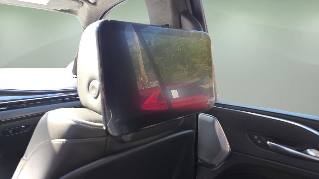 Certified 2022 Cadillac Escalade Sport Platinum w/ LPO, ONYX Package image 29