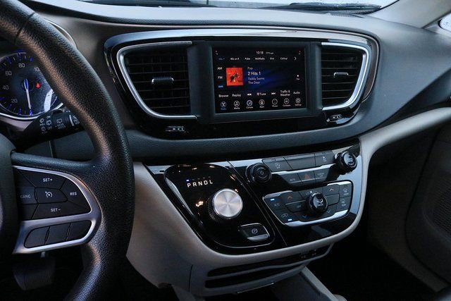 Used 2020 Chrysler Voyager Lxi FWD image 19