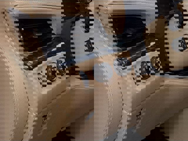 Used 2020 Cadillac Escalade Platinum image 13