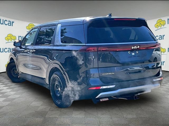 Used 2024 Kia Carnival LX image 2