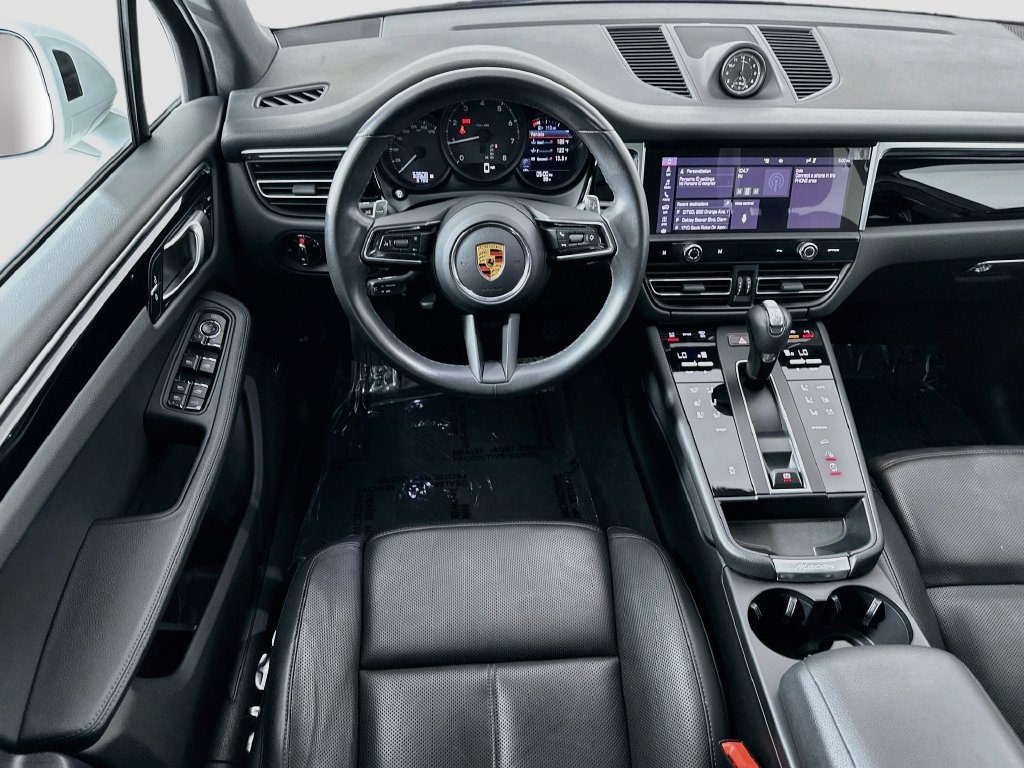 Used 2022 Porsche Macan AWD/4WD image 25