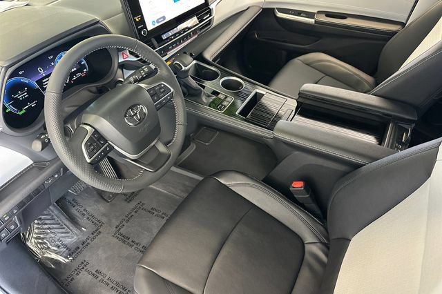 Certified 2026 Toyota Sienna XSE FWD image 12