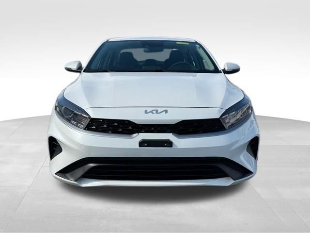 Used 2023 Kia Forte LXS w/ LXS Technology Package image 2