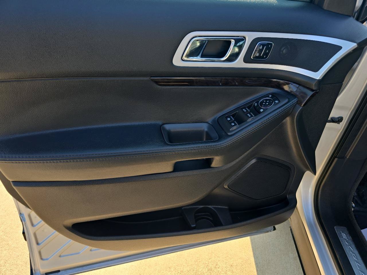 Used 2014 Ford Explorer Limited AWD/4WD image 16