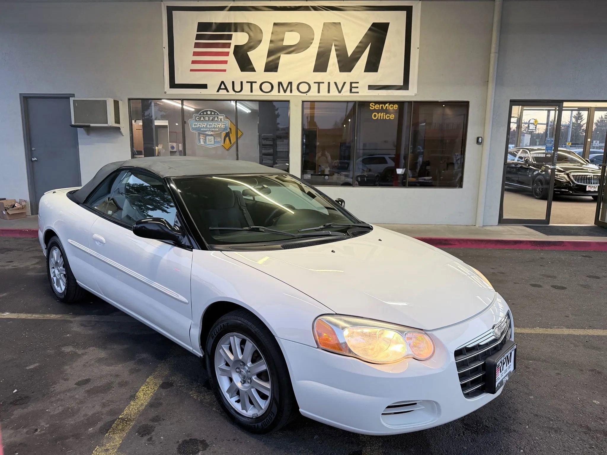 Used 2005 Chrysler Sebring GTC w/ Security Group image 1