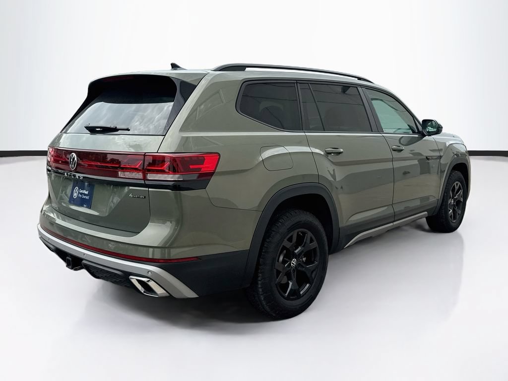 Used 2025 Volkswagen Atlas Peak Edition SE AWD/4WD image 5