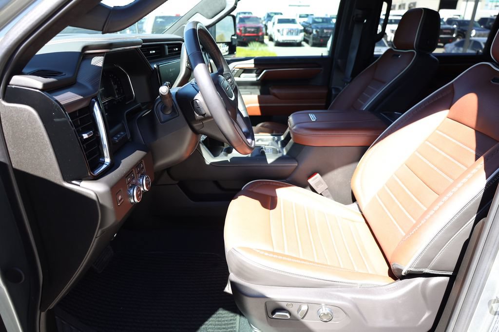 Used 2024 GMC Sierra 2500 Denali Ultimate w/ Max Trailering Package AWD/4WD image 11