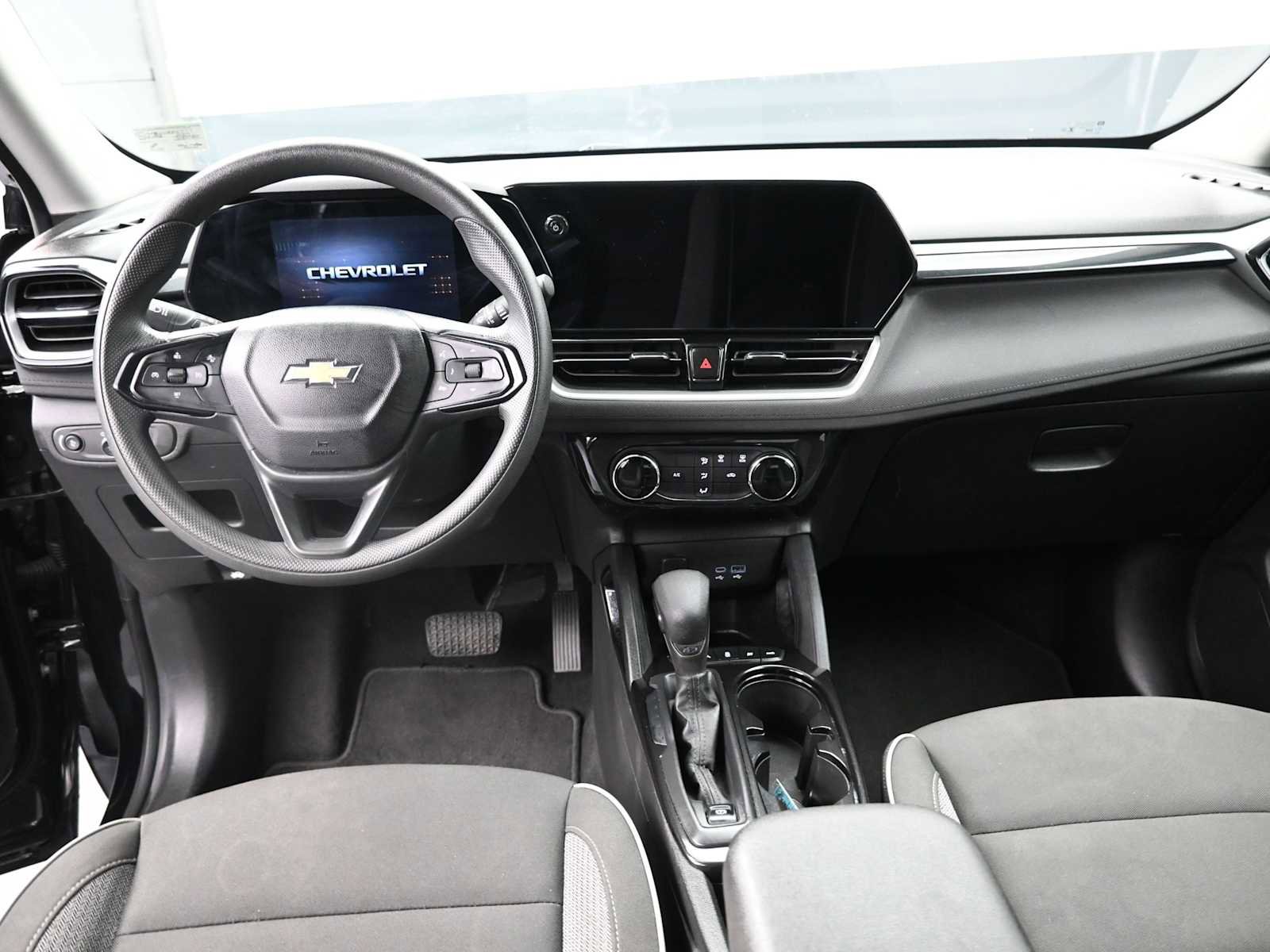 Used 2024 Chevrolet TrailBlazer LT image 11