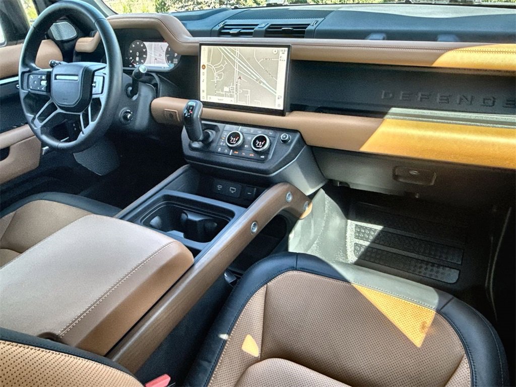 Used 2024 Land Rover Defender 130 X image 14