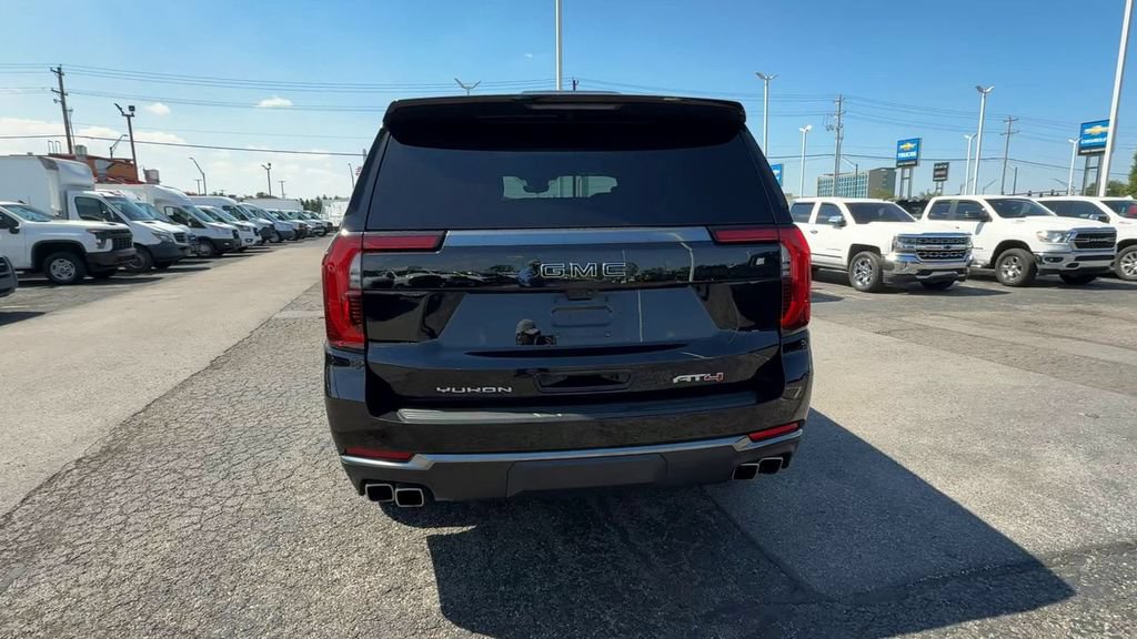 Used 2025 GMC Yukon AT4 w/ AT4 Premium Plus Package AWD/4WD image 7