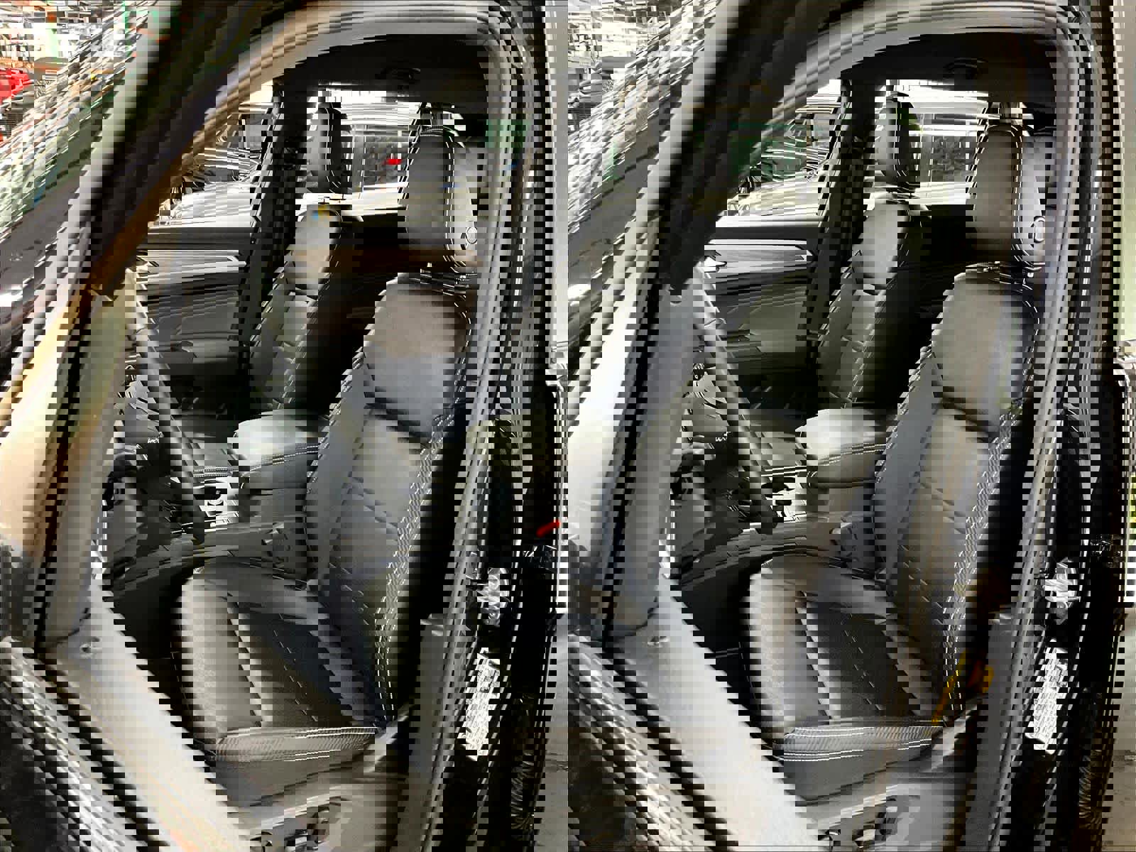 Used 2023 Volkswagen Atlas Cross Sport SE image 27