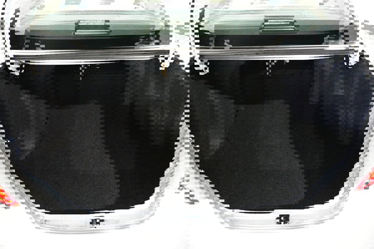 Used 2012 Toyota Camry XLE image 12