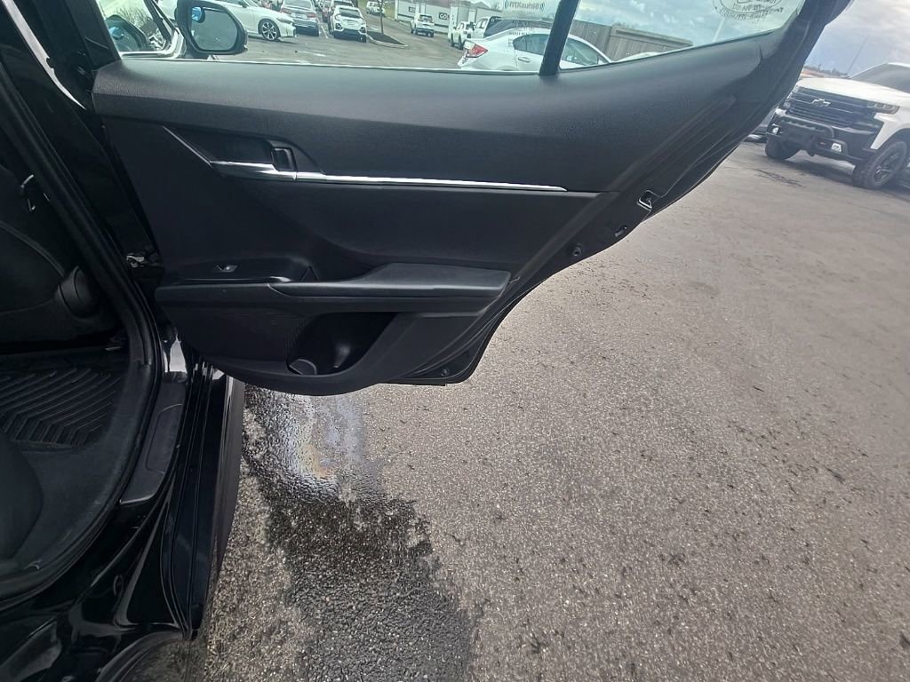 Used 2020 Toyota Camry SE image 23