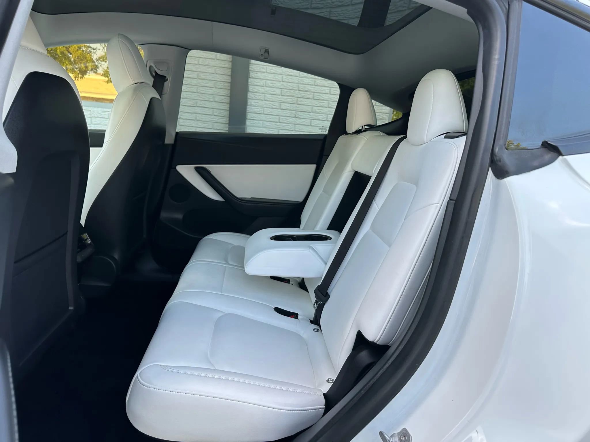 Used 2021 Tesla Model Y Long Range image 18