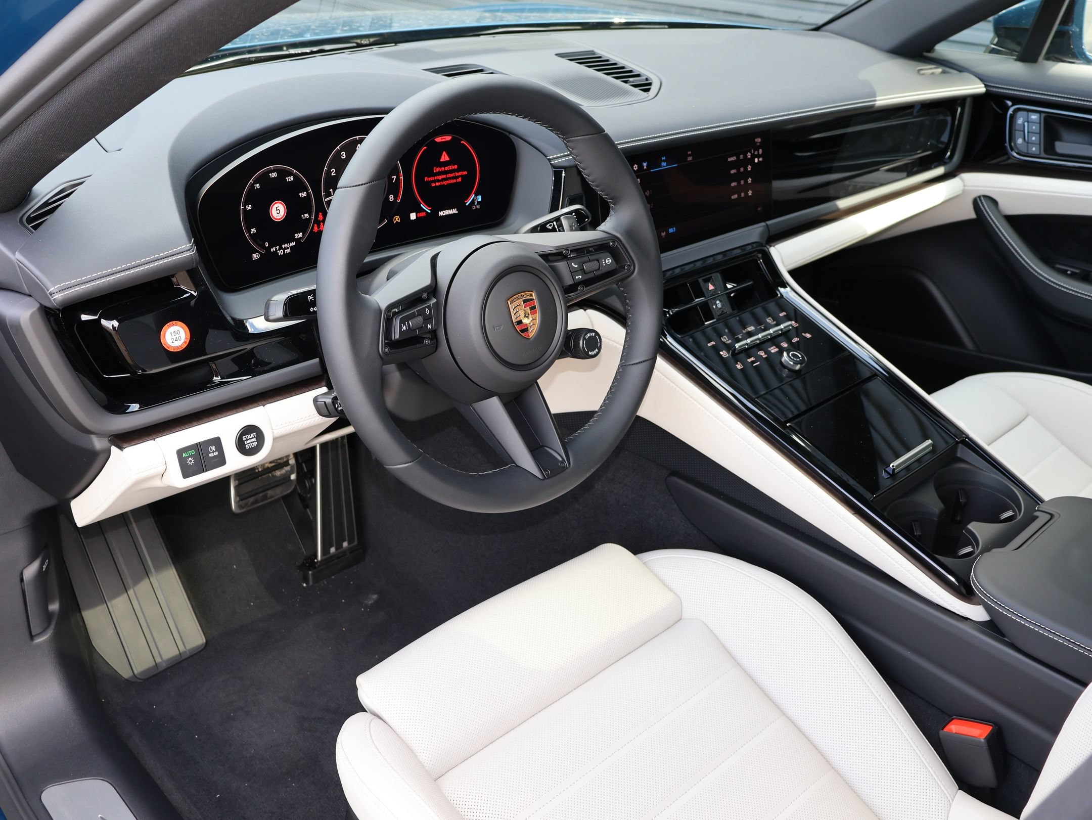 New 2026 Porsche Panamera 4 AWD/4WD image 4
