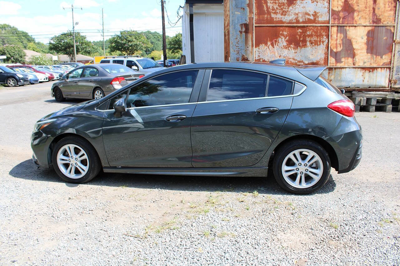 Used 2018 Chevrolet Cruze LT w/ Convenience Package image 12