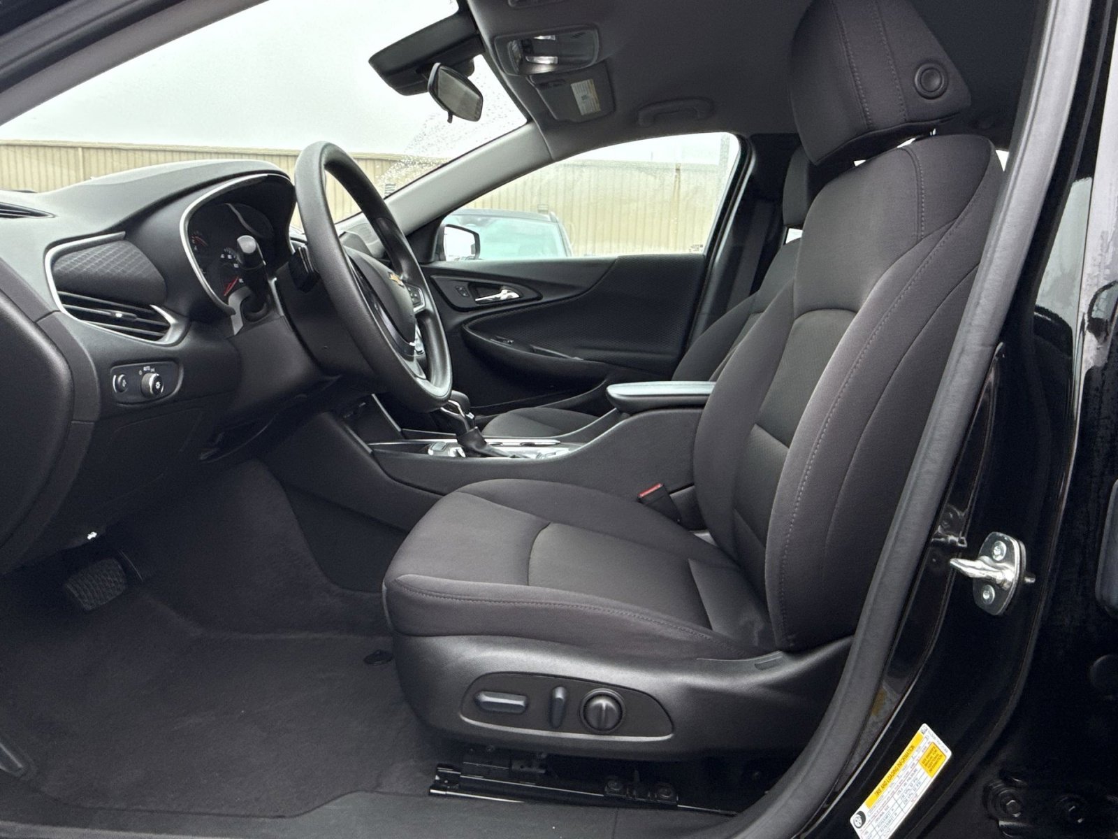 Used 2025 Chevrolet Malibu LT image 13