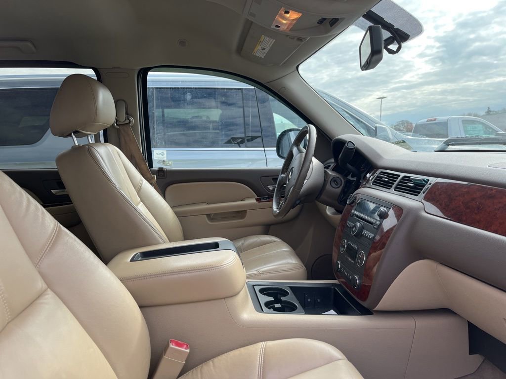 Used 2011 Chevrolet Silverado 1500 LTZ w/ LTZ White Diamond Edition AWD/4WD image 2
