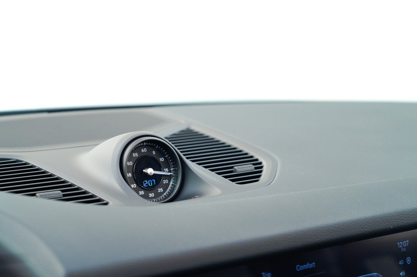 Certified 2026 Porsche Cayenne AWD/4WD image 24