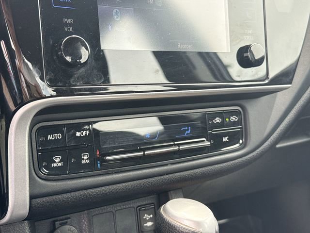 Used 2019 Toyota Corolla LE FWD image 18