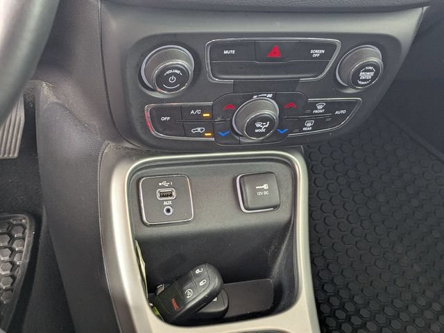 Used 2019 Jeep Compass Latitude w/ Popular Equipment Group FWD image 20