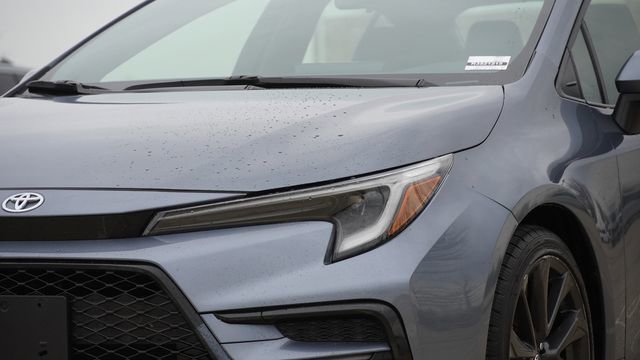 Used 2024 Toyota Corolla SE w/ SE Premium Package image 4