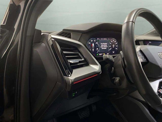 Used 2024 Audi Q4 e-tron Premium Plus w/ Premium Plus image 27